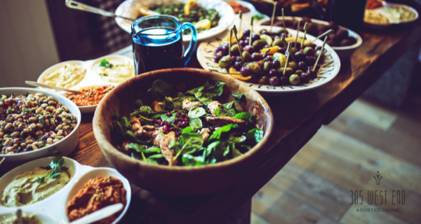 Caregivers Guide - Overcoming Mealtime Challenges for those with Alzheimers